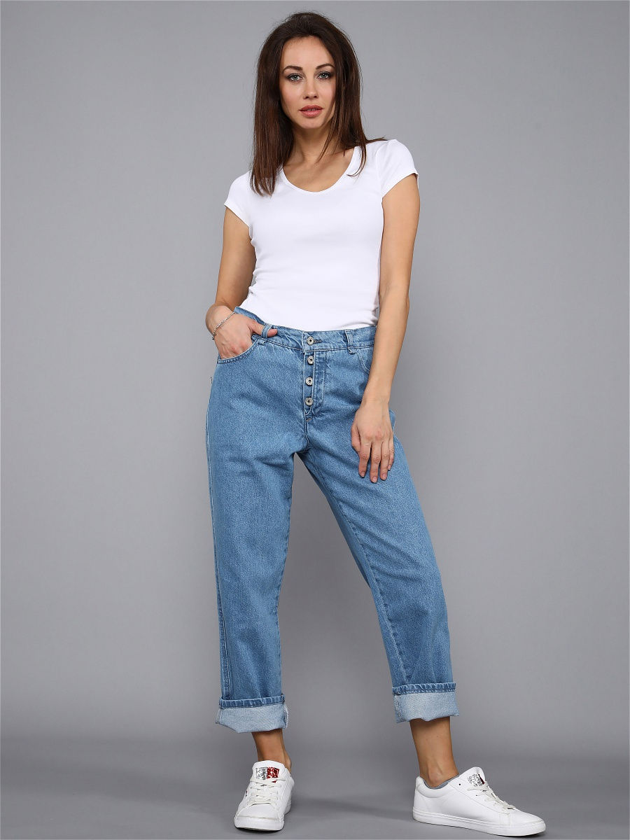 Женские джинсы бойфренды. Как выбирать и с чем носить
