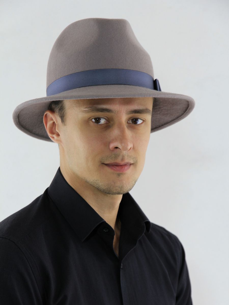 Шляпы мужские спб. Fedora шляпа мужская. Шляпа мужская Федора Монтгомери. Шляпа мужская летняя. Стильный мужчина в шляпе.