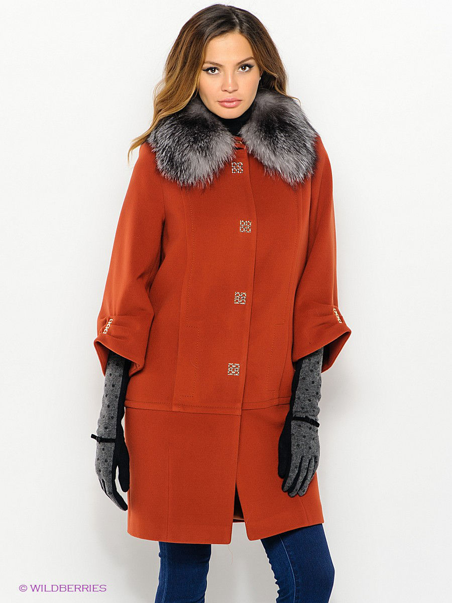 Зимние драповые пальто с меховым воротником