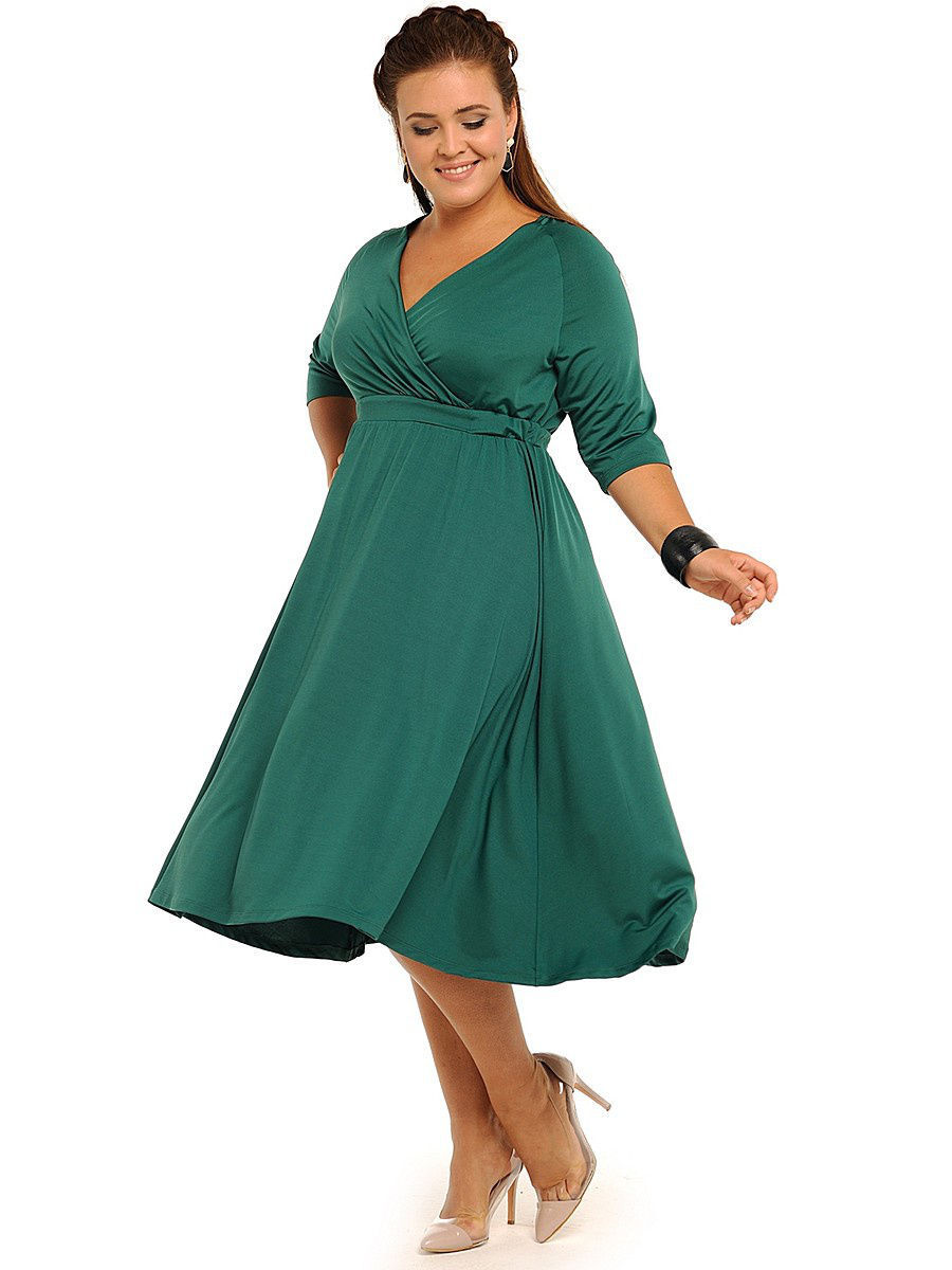 Зеленое платье на полных