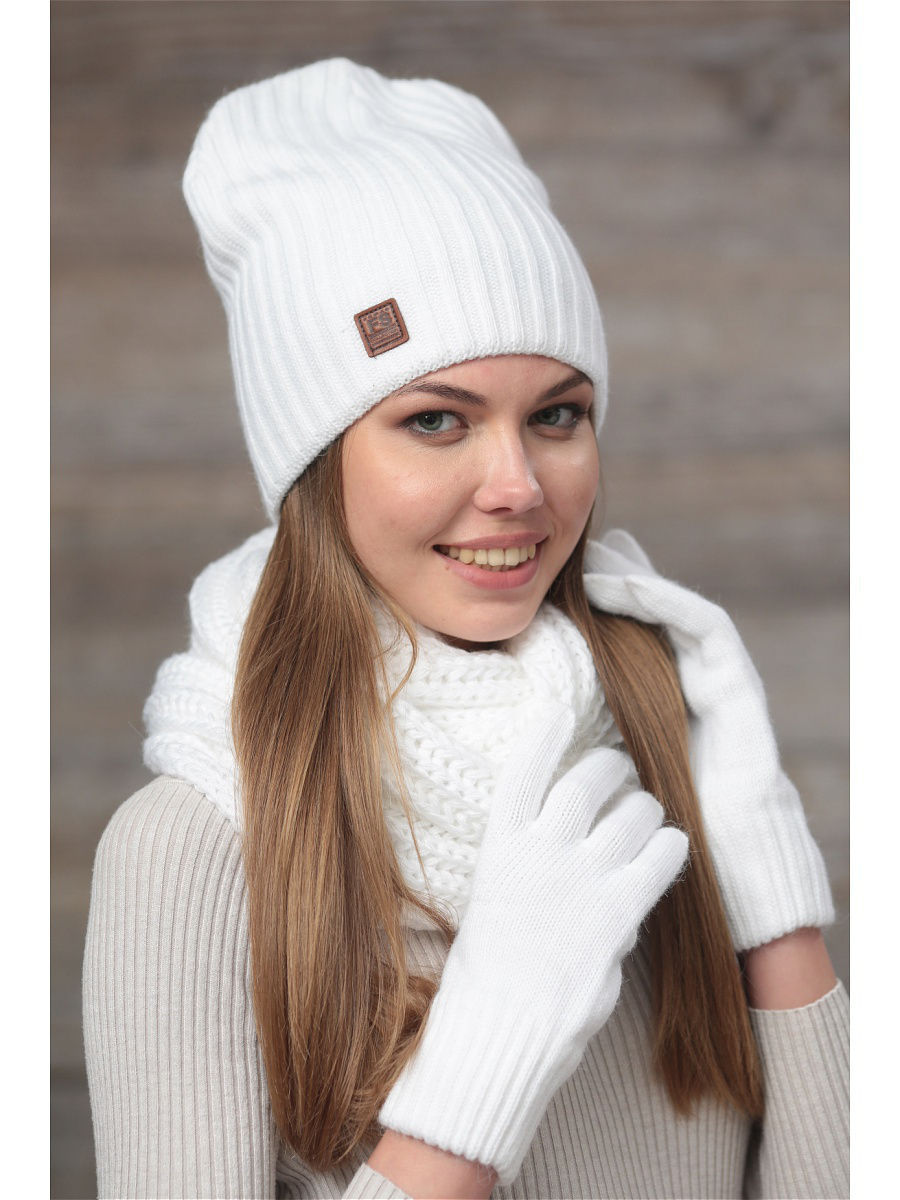 Зима шапка белая