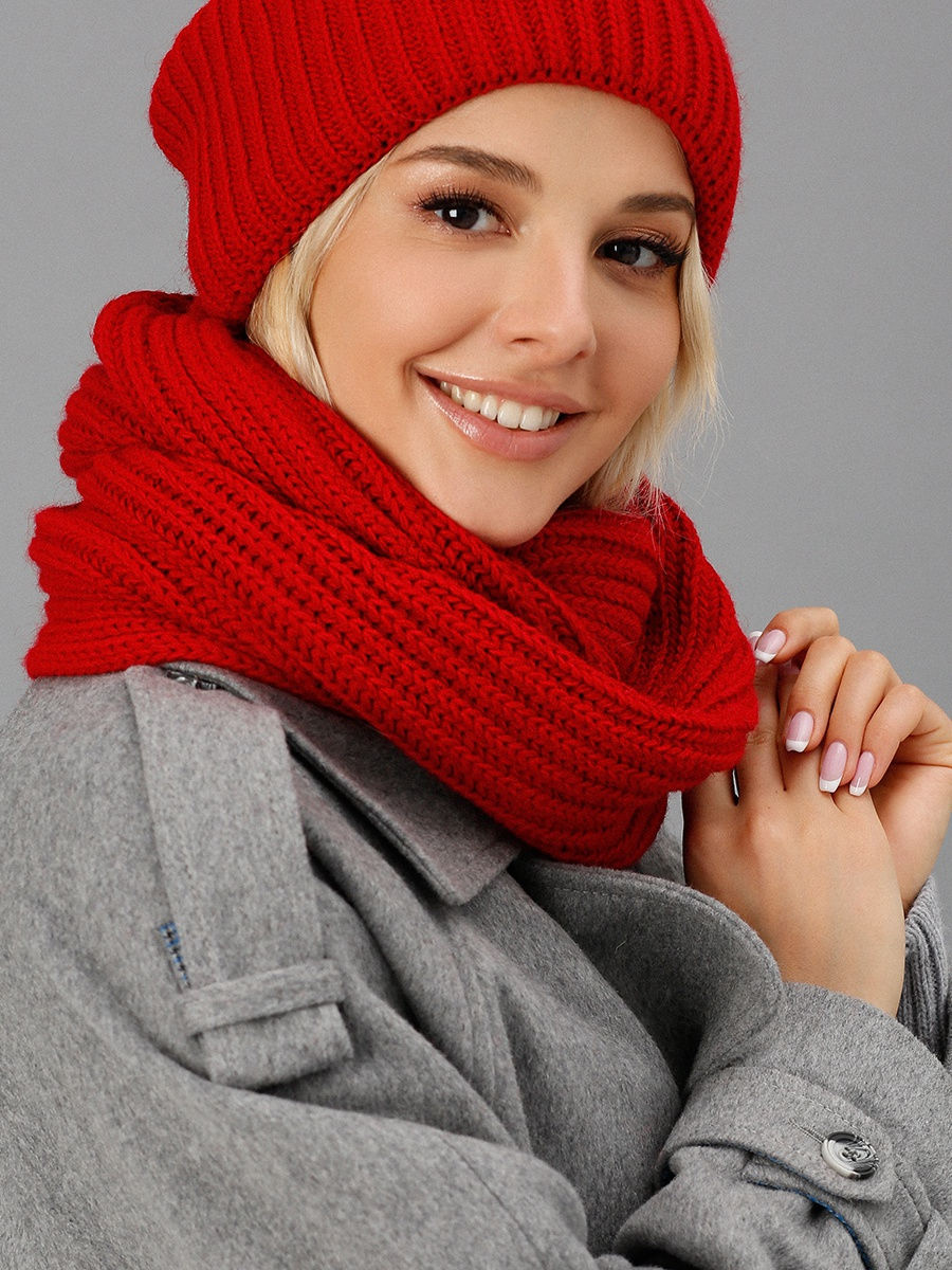 Лучшие шарфы 2024-2025: как модно носить шарф – фото идеи