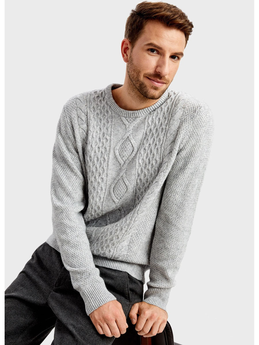 Магазины свитеров мужские. Мужской свитер. Джемпер мужской. Мужчина в свитере. Вязаный свитер мужской.